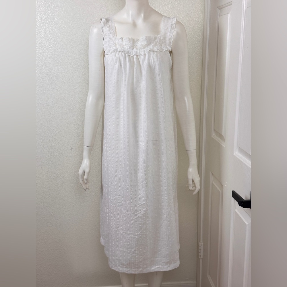 Vintage Collectibles By JC Penney Ivory Long Nightgown Med Lace Neck Sexy F35
